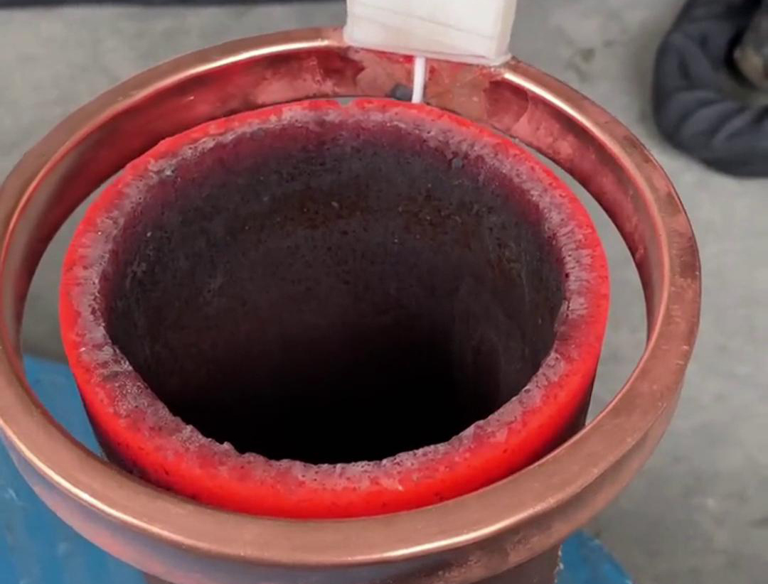 鋼管中頻加熱爐用戶需要關注設備的性能和質量，而不僅僅是價格