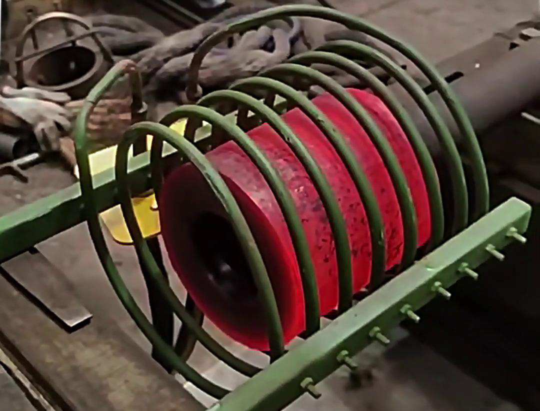 高頻感應(yīng)加熱機(jī)：車輛生產(chǎn)線上的熱套工藝革新者