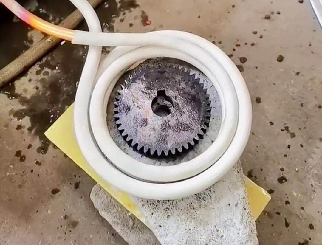 海拓高頻淬火設備：提升齒輪性能的關鍵助力
