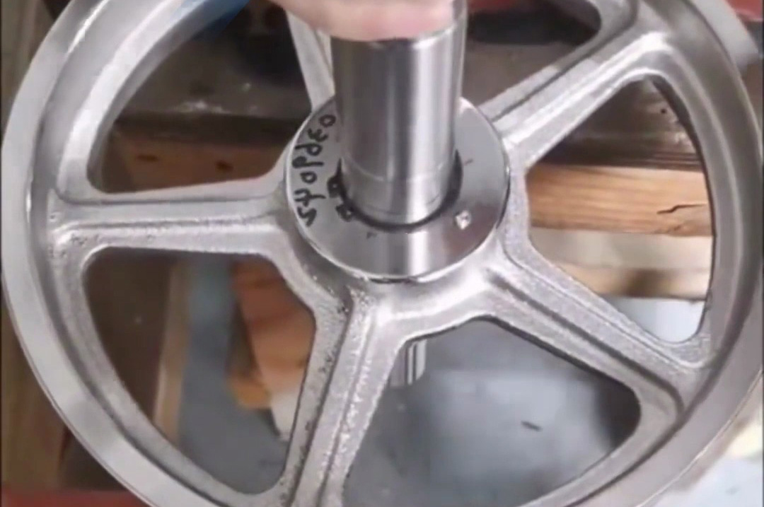 感應加熱裝配全過程揭秘，高效精準的工業裝配技巧！