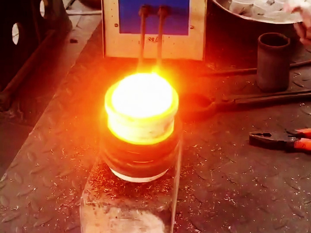 高頻熔煉爐適合在實驗室，教學，小型化熔煉生產使用