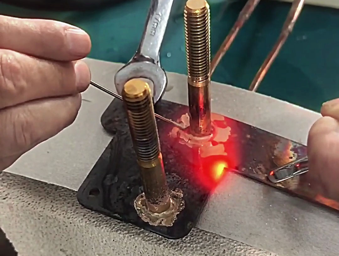 高頻焊接能快速加熱銅板與螺母的接觸面，在短時間內(nèi)達(dá)到焊接溫度