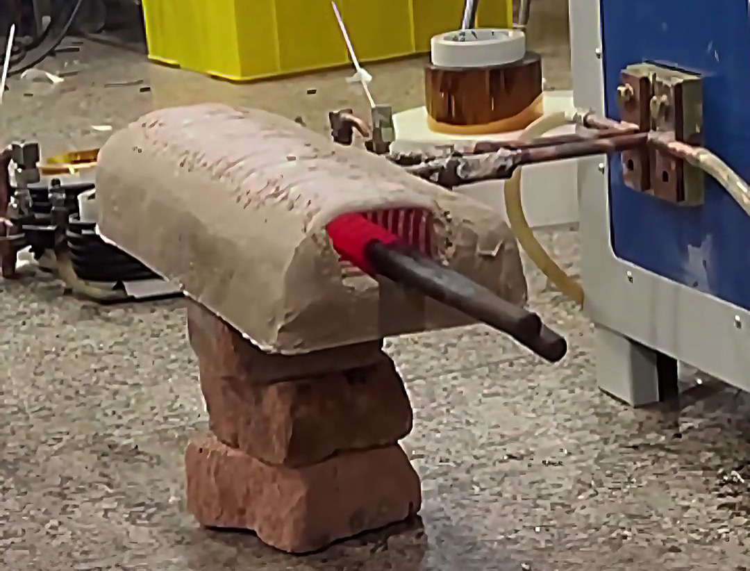 為什么選擇高頻感應加熱機加熱鐵鉗？