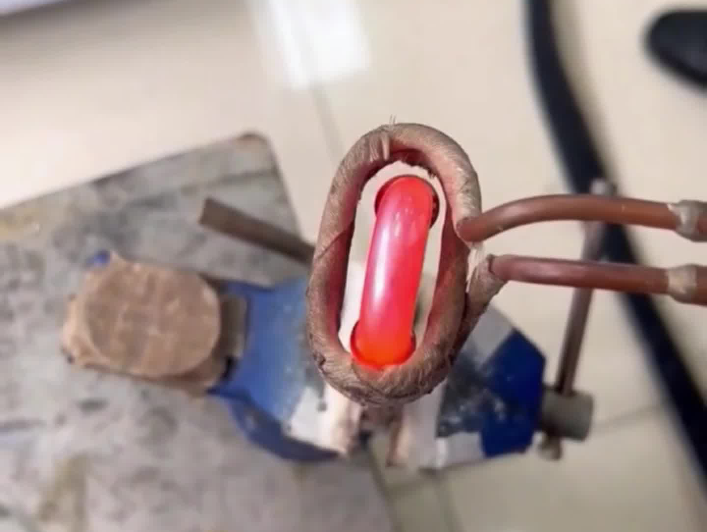 通電即用的智能手持式高頻焊接機，冷凝器銅管焊接全過程展示！